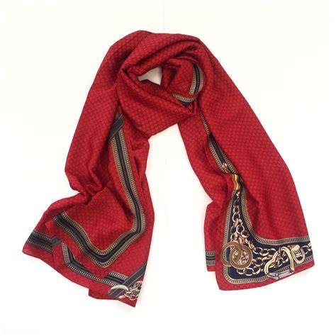 mi è arrivato per posta un foullard gucci|foulard donna firmato.